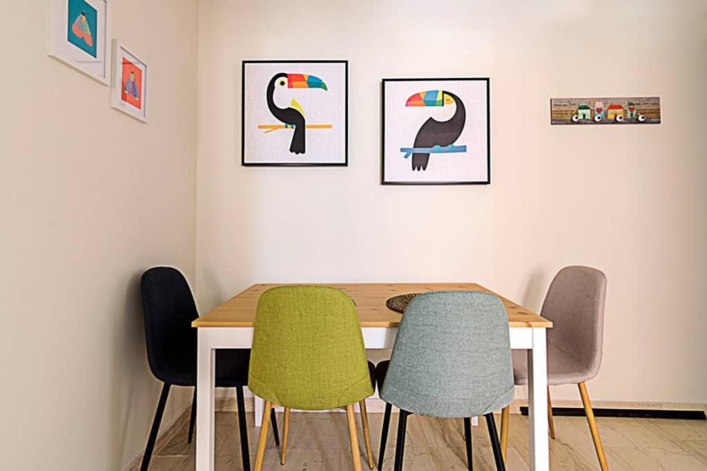 Cozy Flat With 1 Bedroom Next To Metro Station Афины Экстерьер фото