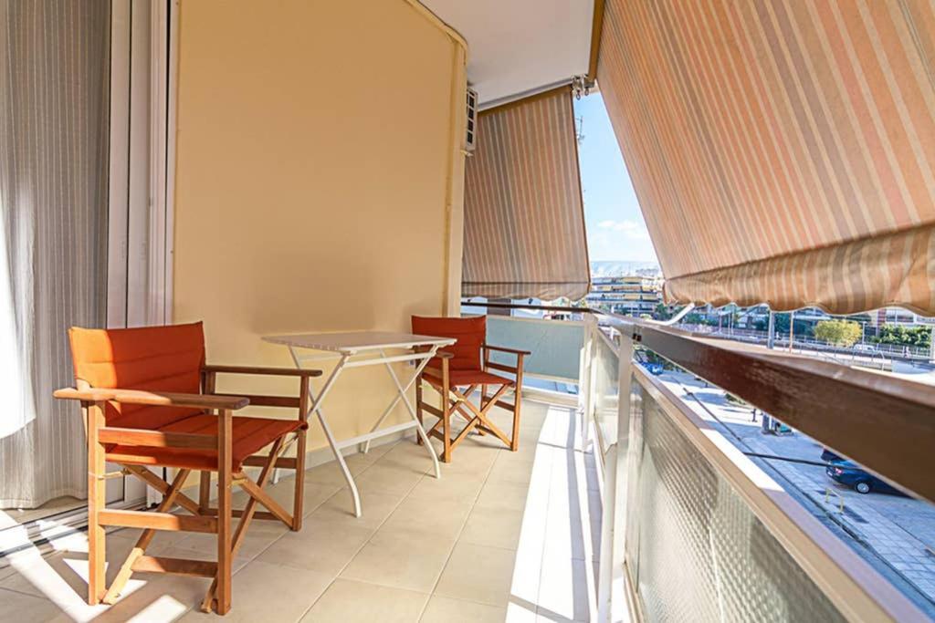 Cozy Flat With 1 Bedroom Next To Metro Station Афины Экстерьер фото