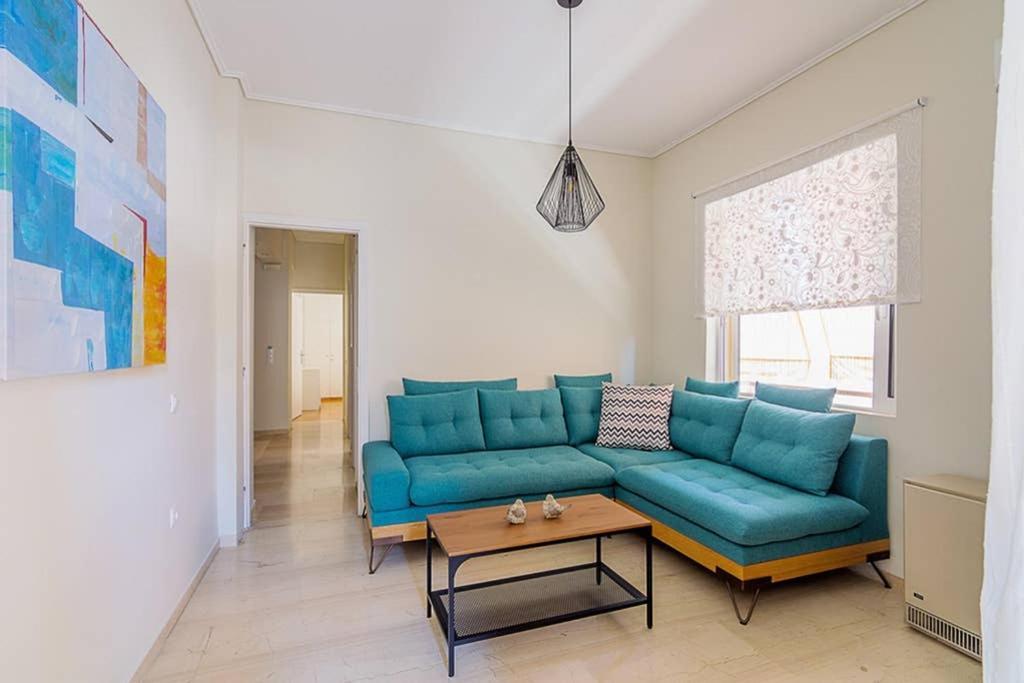 Cozy Flat With 1 Bedroom Next To Metro Station Афины Экстерьер фото